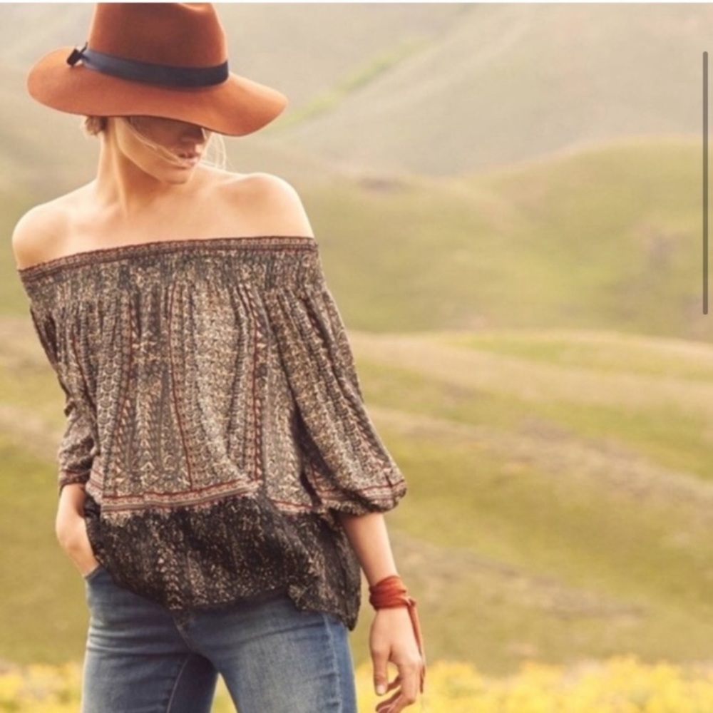 Vanessa Virginia Off the Shoulder Top